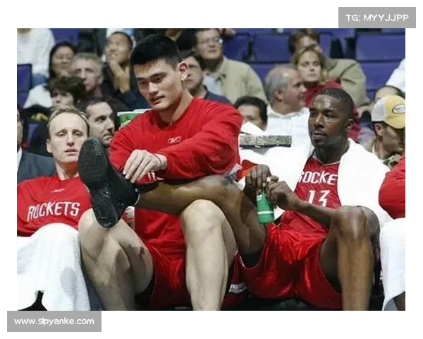 2002年的今天：姚明季后赛砍35分24板大号两双 率领上海击败吉林